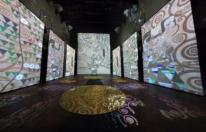 “Klimt Experience”, dal 20 ottobre 2018 al 3 febbraio 2019 a Napoli, all’interno della Basilica dello Spirito Santo
