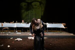 “Hamlet”, da William Shakespeare, dal 12 al 15 dicembre 2024 al Teatro Bellini di Napoli