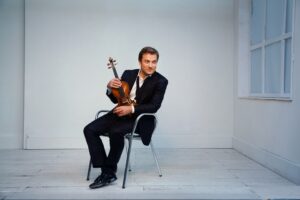 Renaud Capuçon, nella doppia veste di violino solista e direttore, il 20 febbraio 2025 al Teatro San Carlo di Napoli